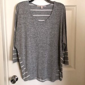 41 Hawthorn heather gray dolman sleeve white strip Large
